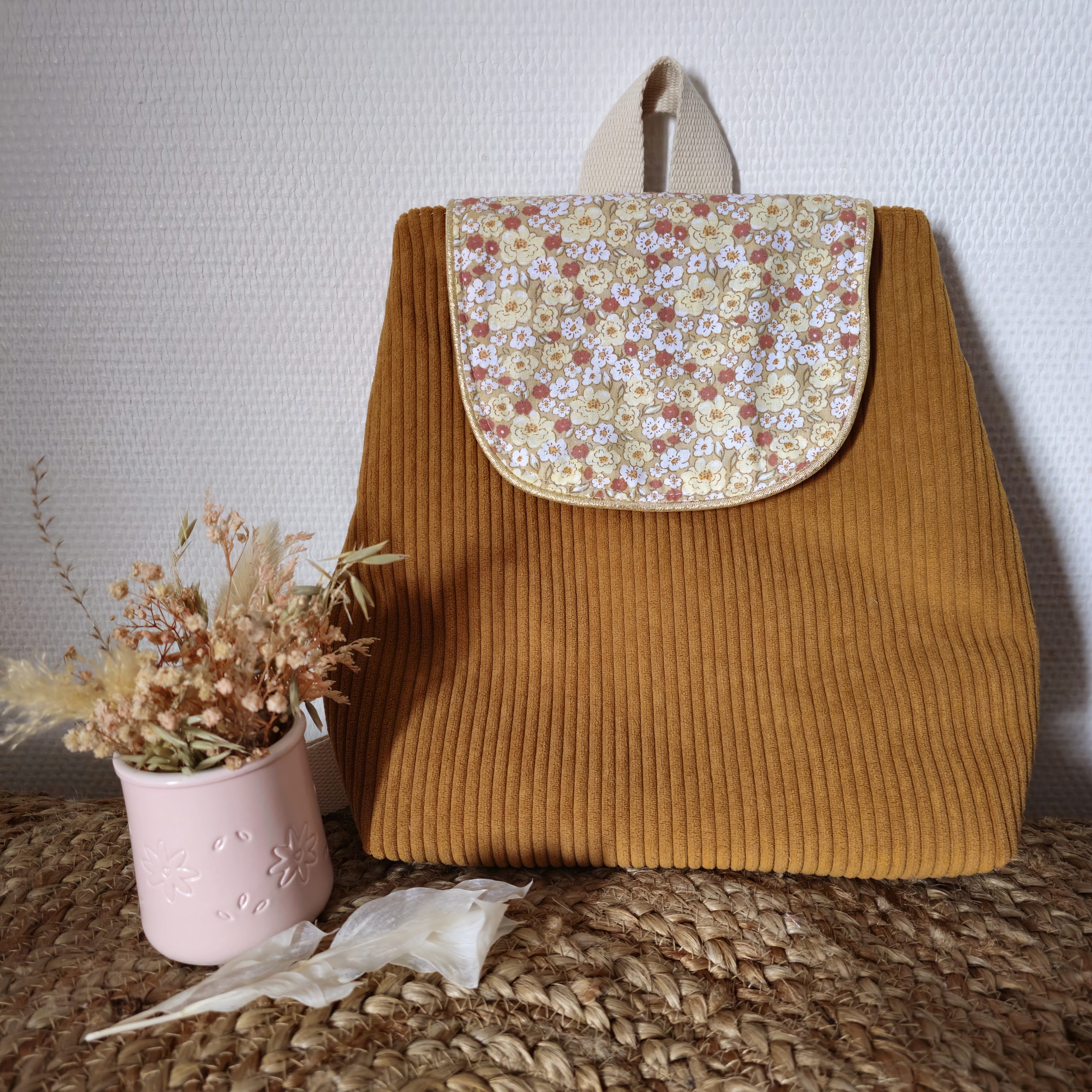 Sac à dos pour enfant en velours côtelé couleur camel