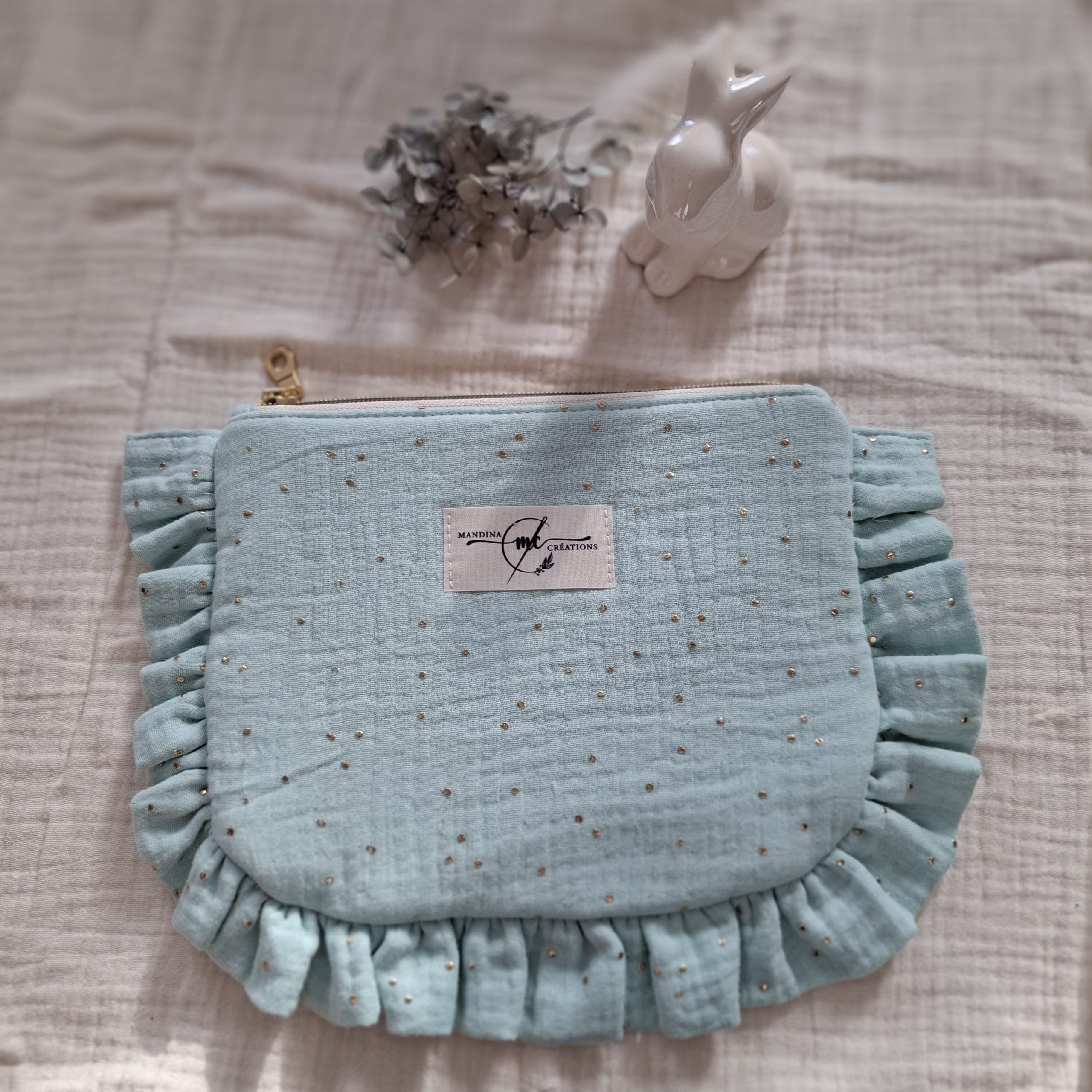 trousse plate zippée double gaze avec pois doré couleur bleu ciel