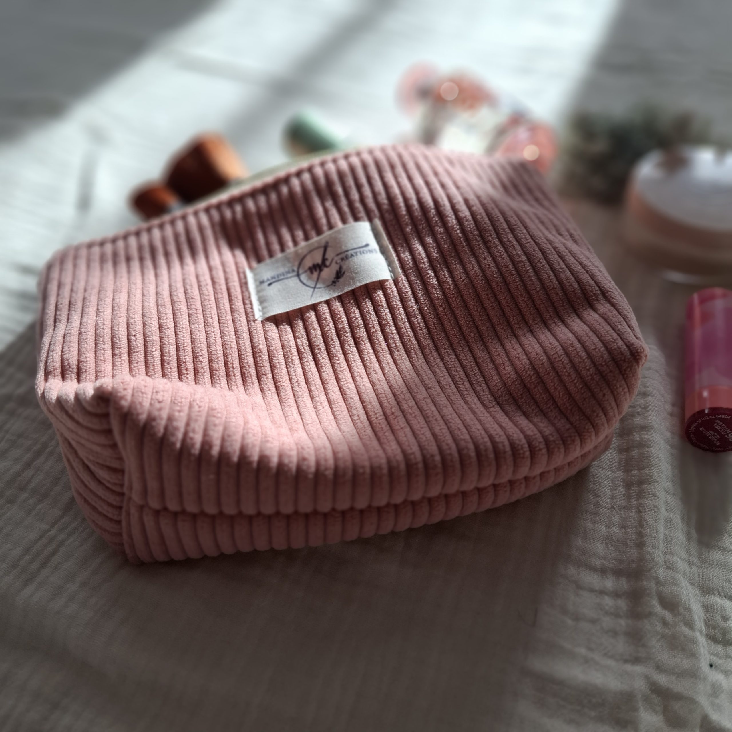 Petite trousse zippée en velours côtelé couleur rose de bois