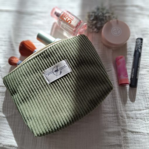 Petite trousse zippée en velours côtelé couleur vert kaki