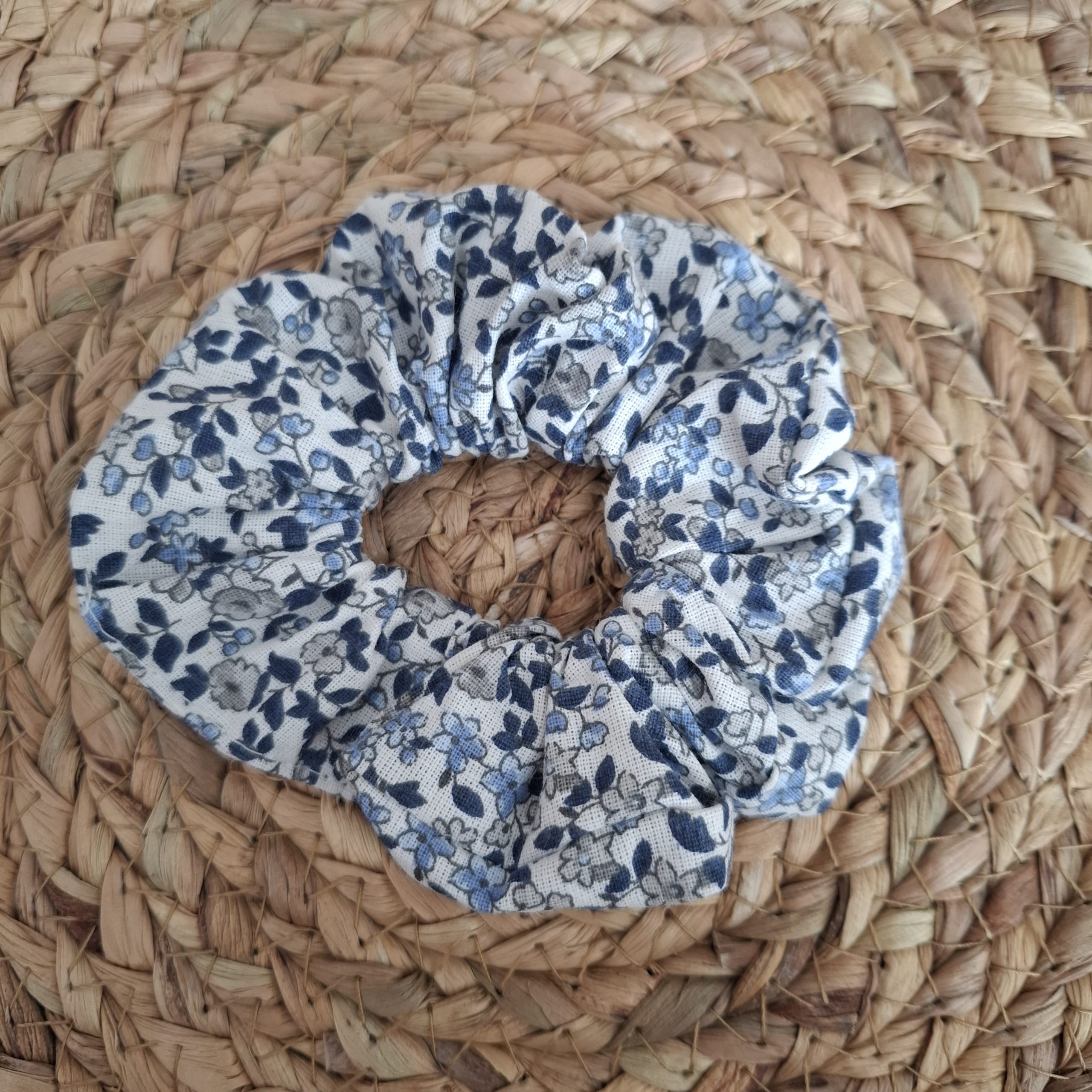 chouchou coton imprimé petites fleurs bleu et gris