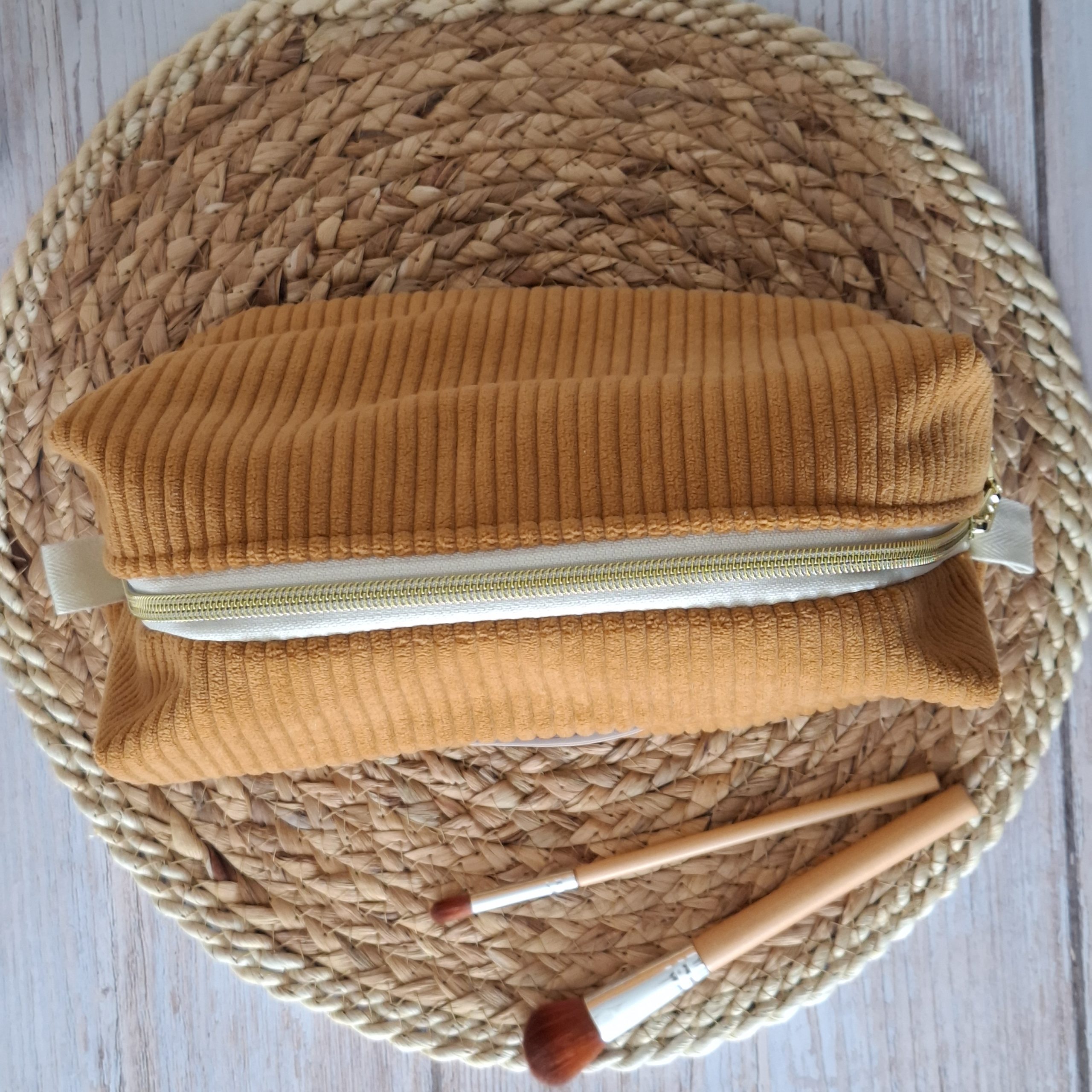 Trousse de toilette velours côtelé camel