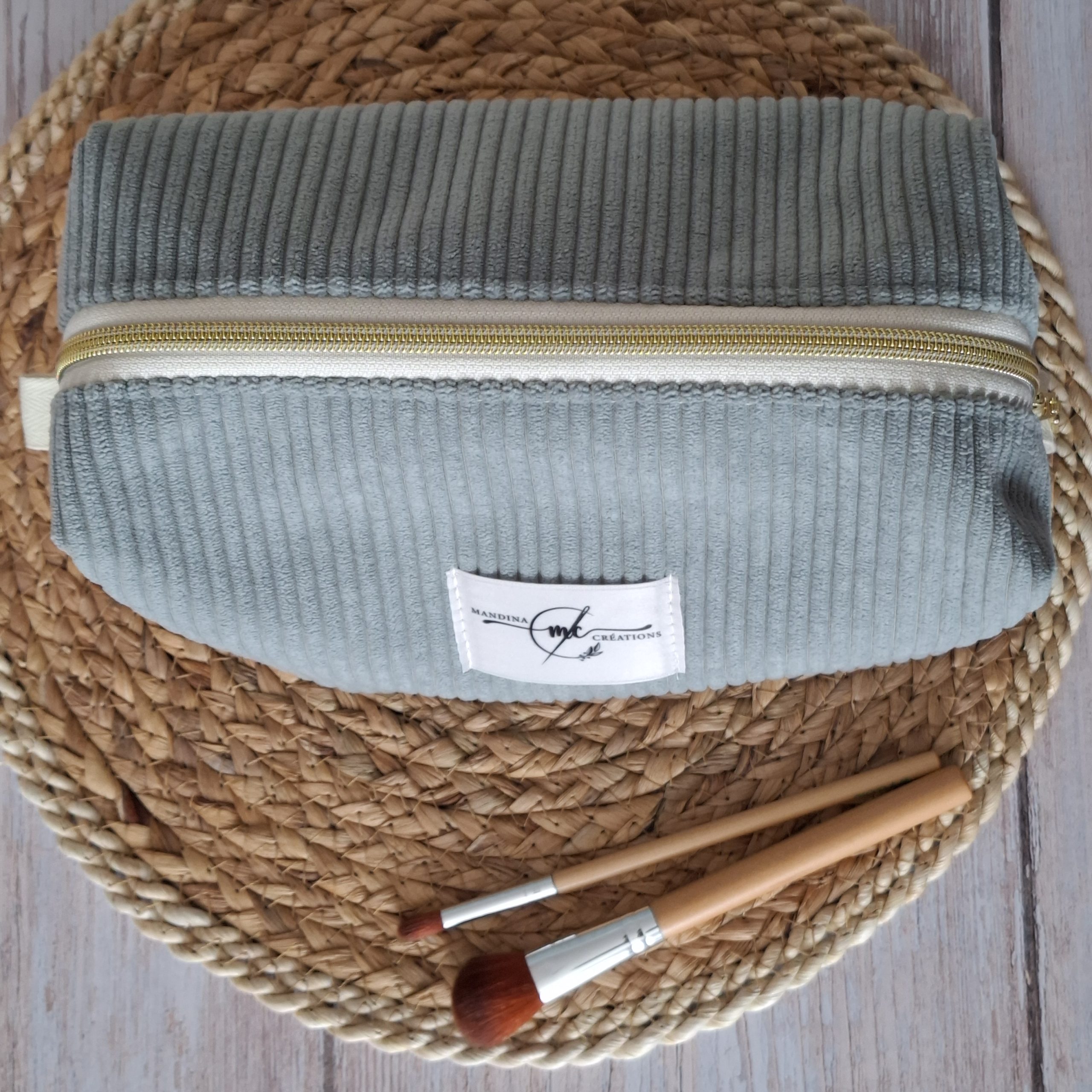 Trousse de toilette velours côtelé vert sauge
