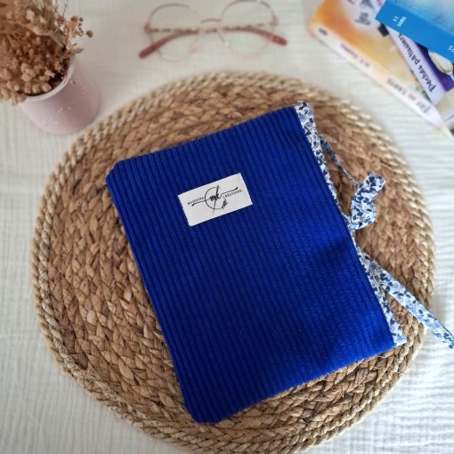 pochette pour livre de poche velours côtelé huggy bleu roi