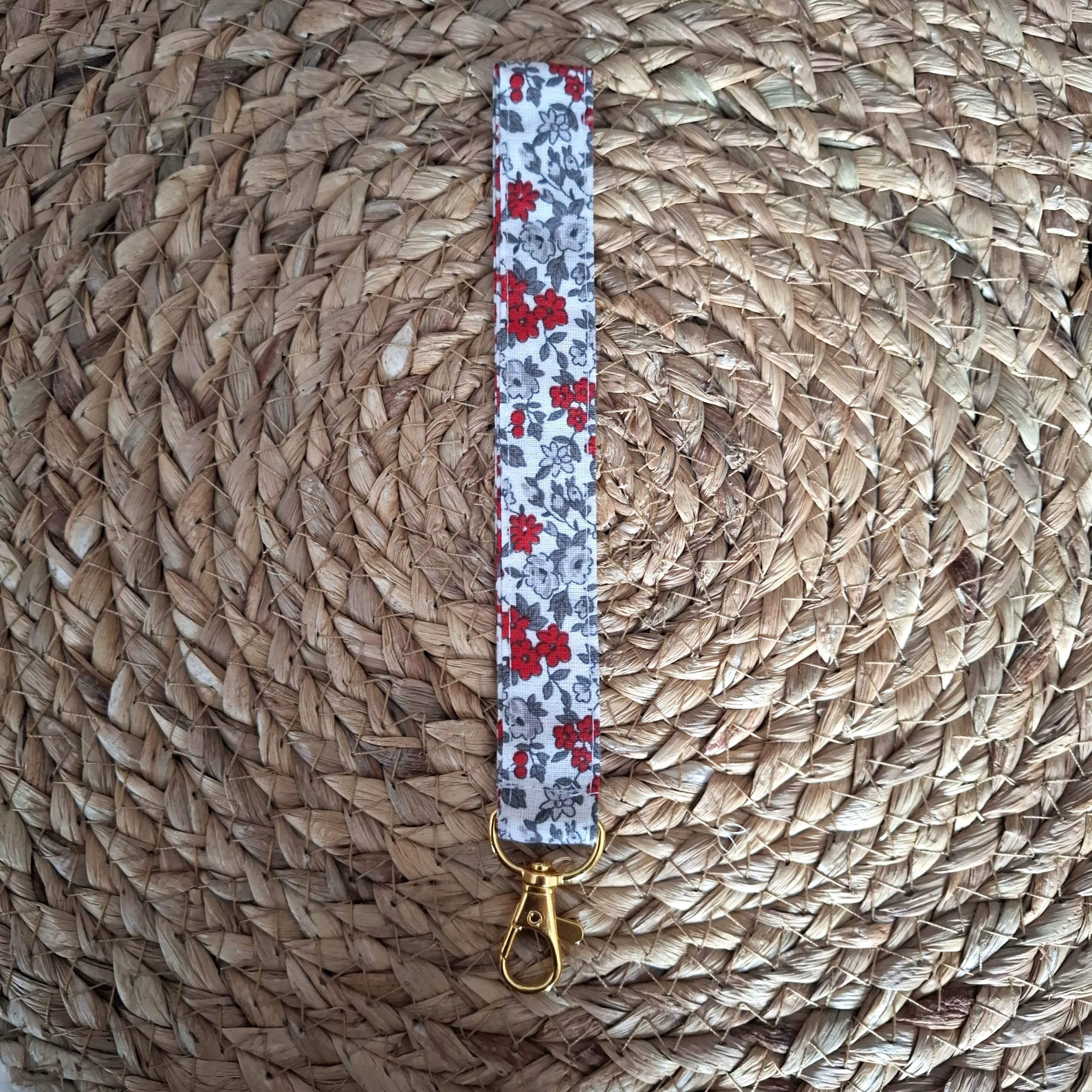 Porte clé dragonne tissus Léonie rouge et gris