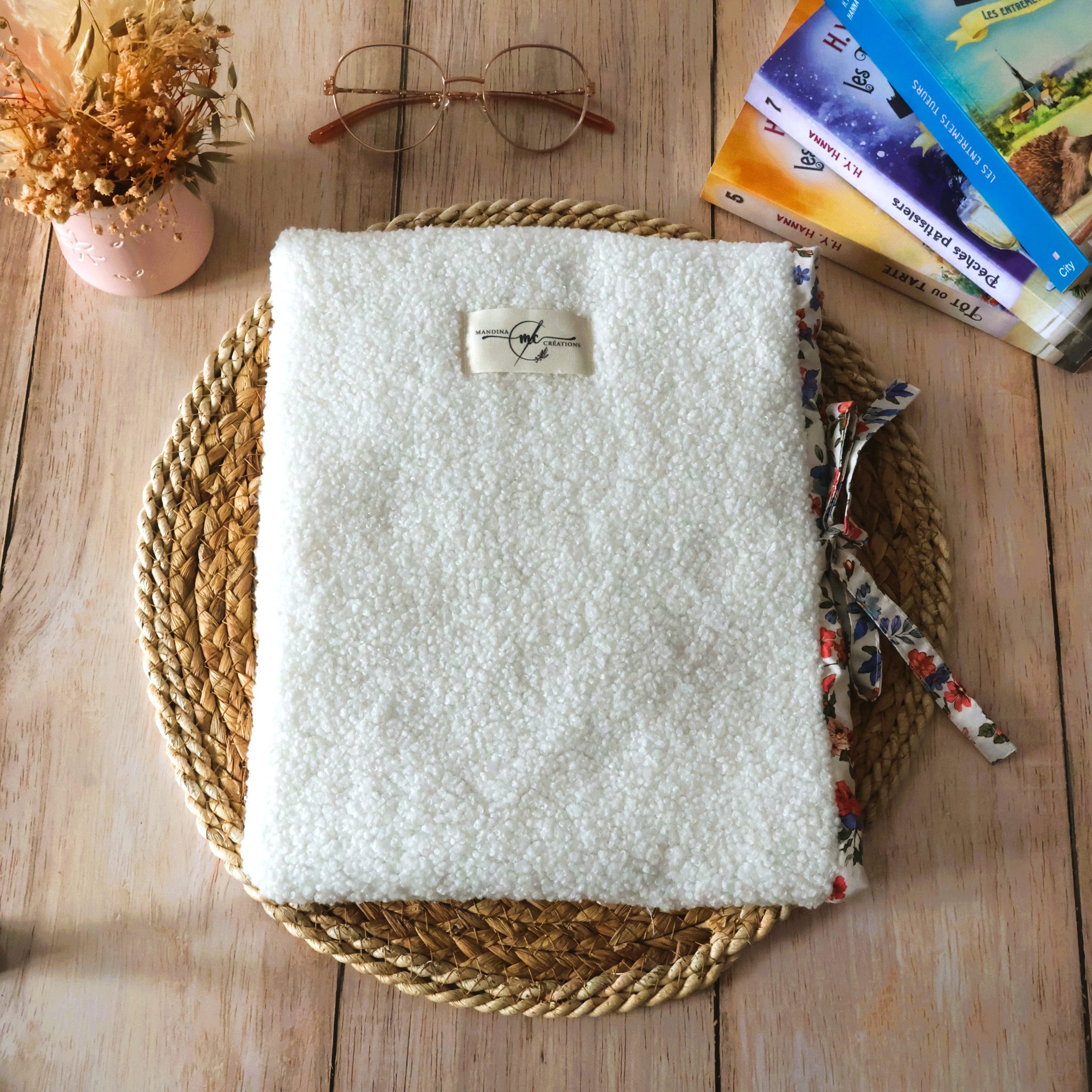 pochette pour livre bouclette blanc clara