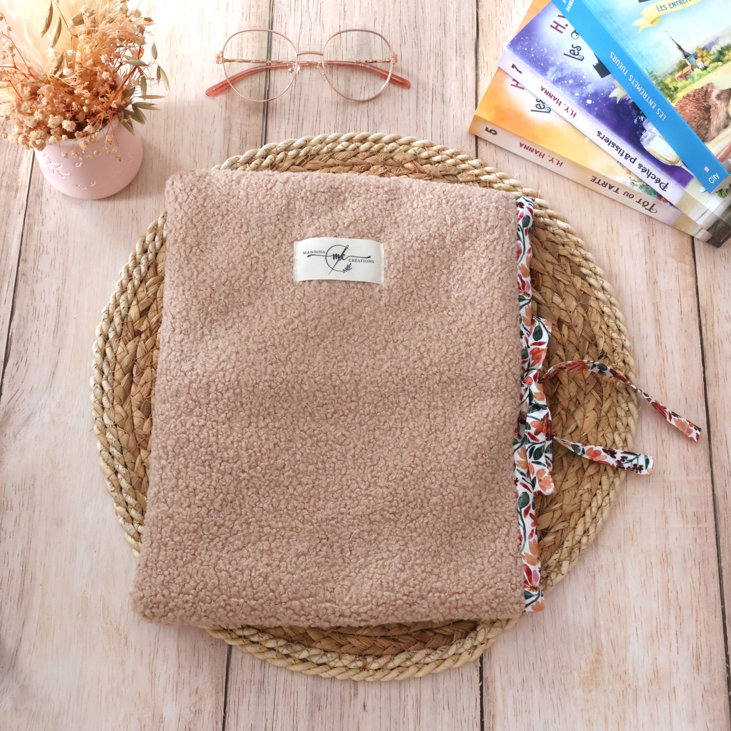 pochette pour livre bouclette marron ysee