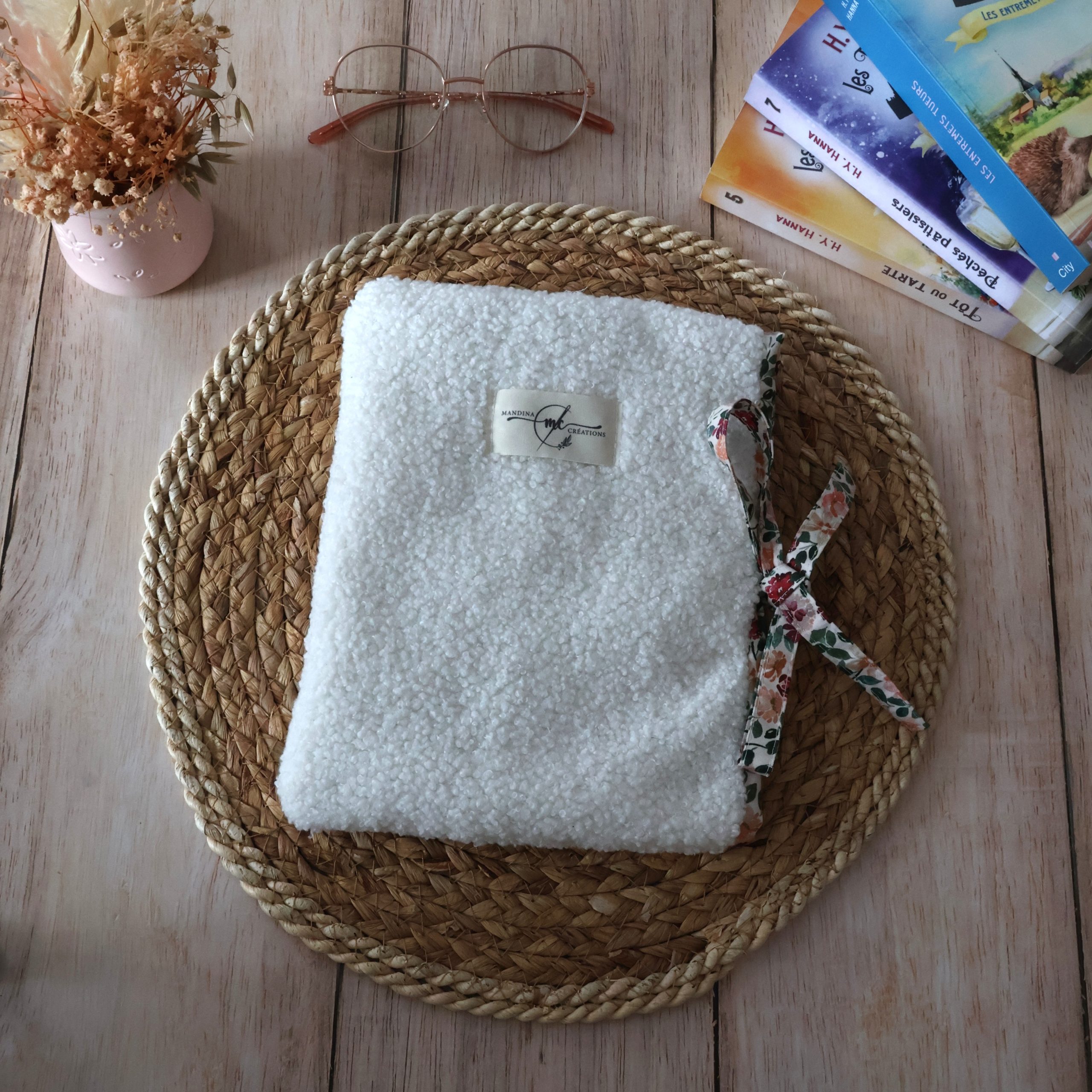 pochette pour livre poche bouclette blanc esmée